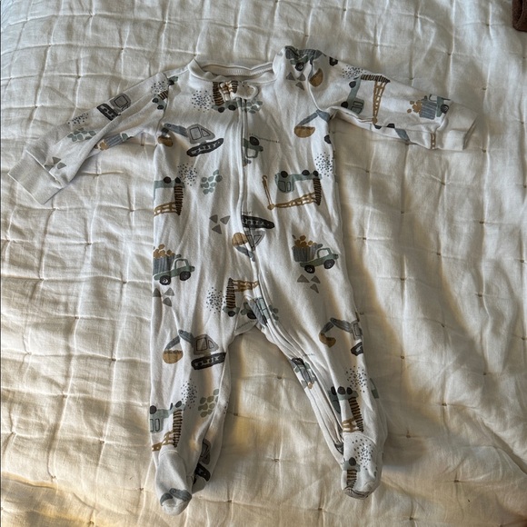 8 piece 9mo. Cozy Baby Boy Clothes (030) - Picture 6 of 16